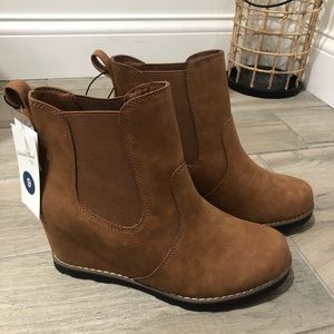 Universal Thread SOREL DUPES wedge booties